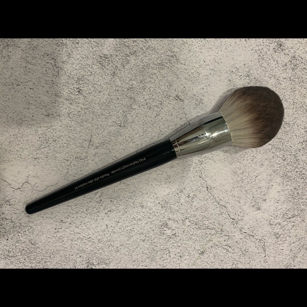 Sephora PRO Featherweight Powder Brush #91